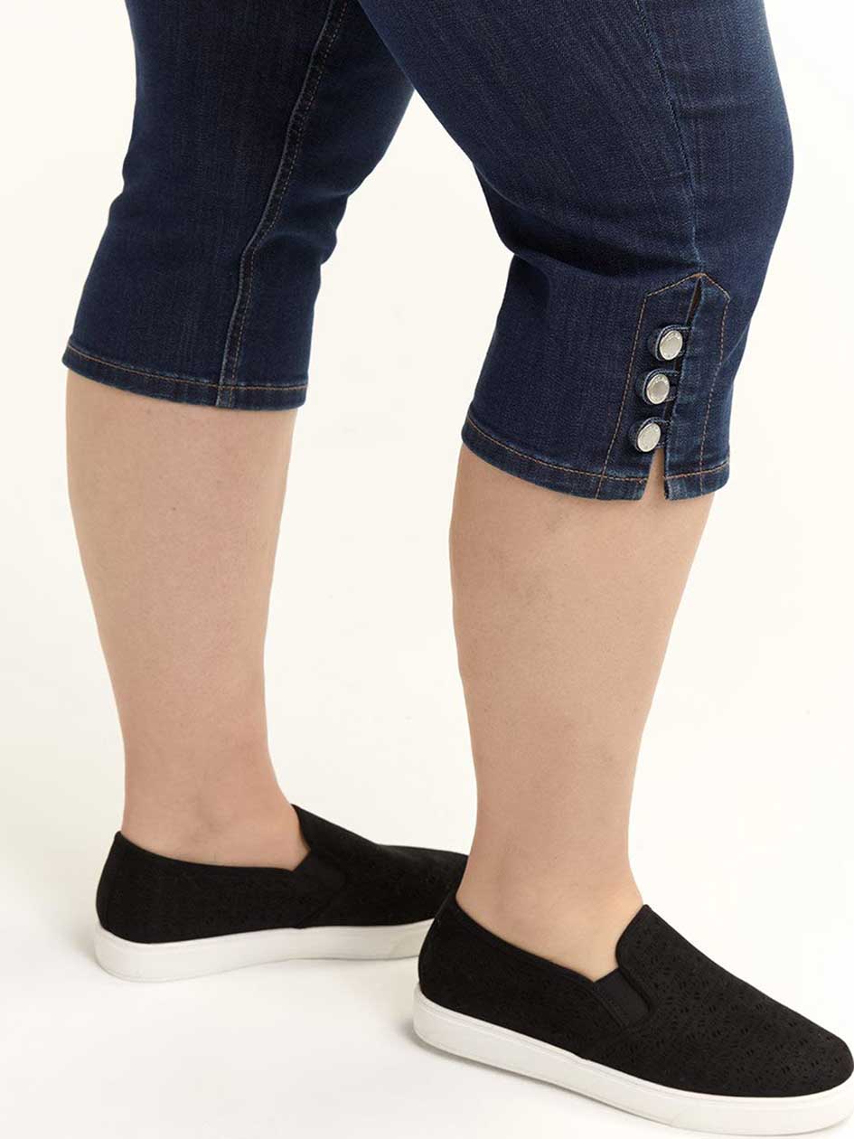 Slightly Curvy Straight Leg Denim Capri with Buttons - d/C JEANS